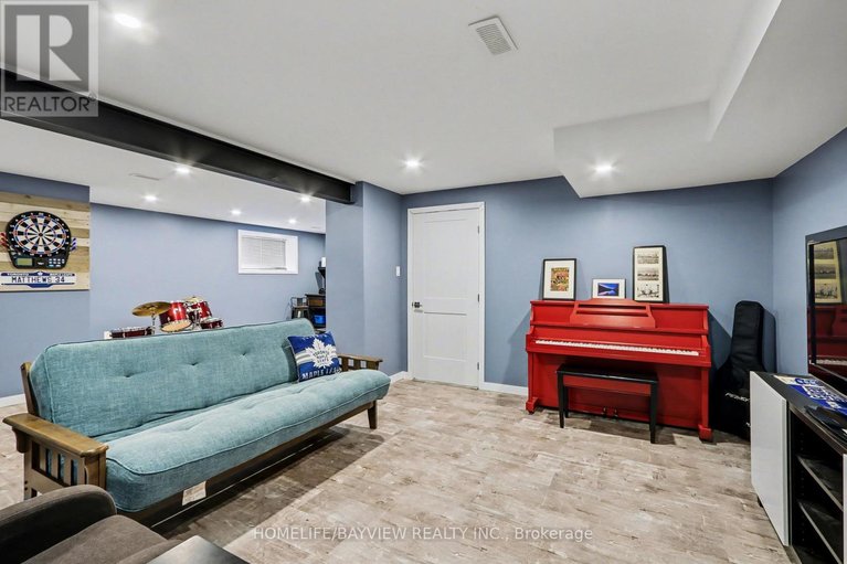 29633587/315-autumn-meadow-way/north-gower/ottawa/ontario/K0A2T0_23