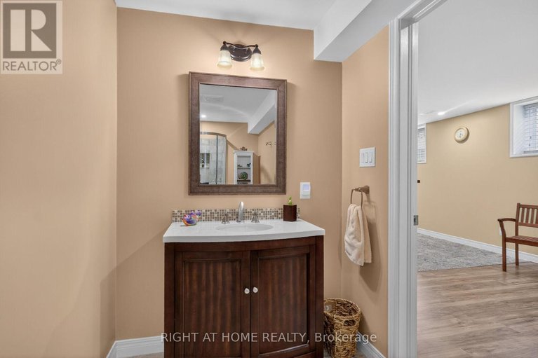 29683853/44-hawks-landing-crescent/stittsville-north/ottawa/ontario/K2S1W1_43