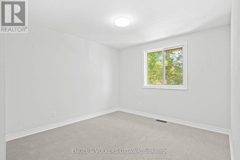 29006192/1540-mimosa-avenue/riverview-park/ottawa/ontario/K1G4C9_25