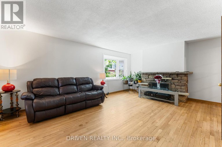 28639886/876-pinecrest-road/fairfield-heights/ottawa/ontario/K2B6B2_6