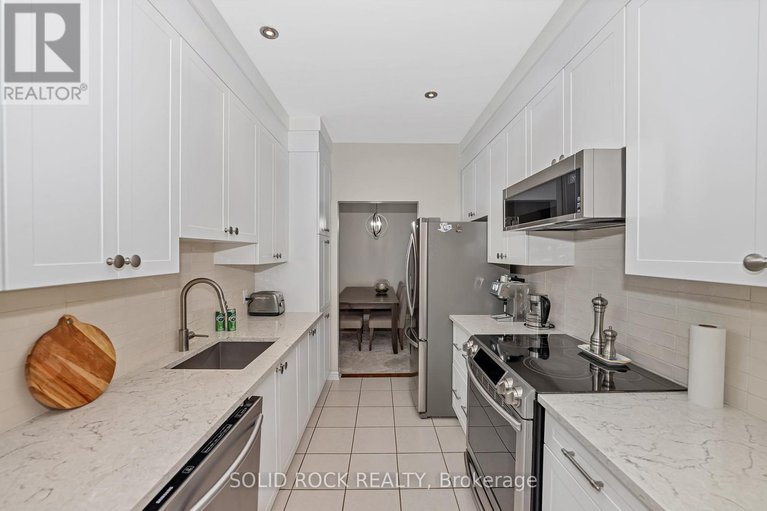 28578317/411-cache-bay-crescent-e/blossom-parkkemp-parkfindlay-creek/ottawa/ontario/K1T4H3_16