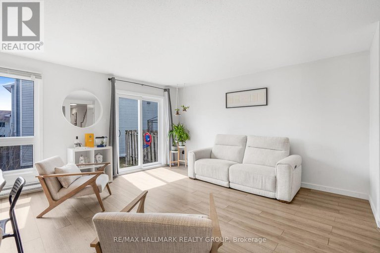 28216867/1985-woods-street/town-of-rockland/clarence-rockland/ontario/K4K1H7_14