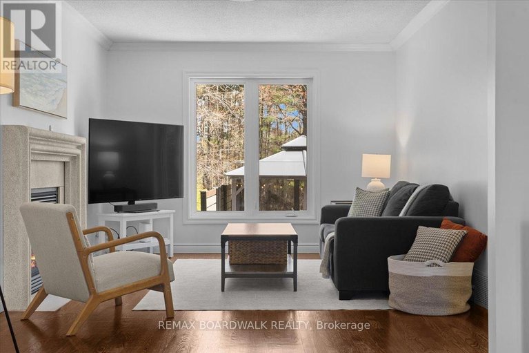 29672747/1443-larkhaven-crescent/orleanssunridge/ottawa/ontario/K1C5A5_13