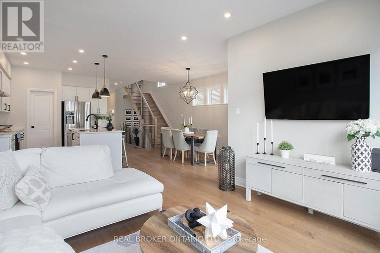 28928628/767-cairn-crescent/mer-bleuebradley-estatesanderson-park/ottawa/ontario/K1W0P4_7