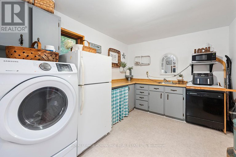 28631022/6-foster-avenue/smiths-falls/smiths-falls/ontario/K7A1K1_21