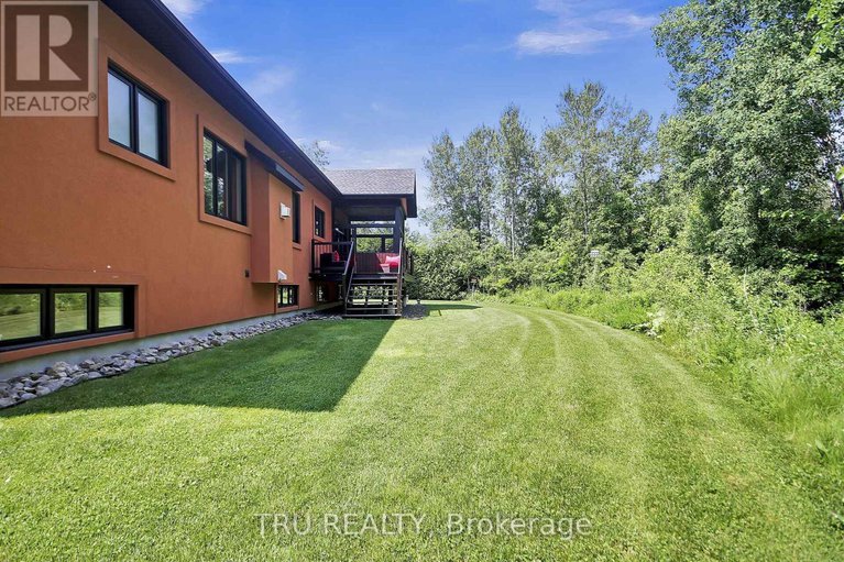 28474227/7909-parkway-road/osgoode-twp-north-of-reg-rd-6/ottawa/ontario/K0A2P0_49