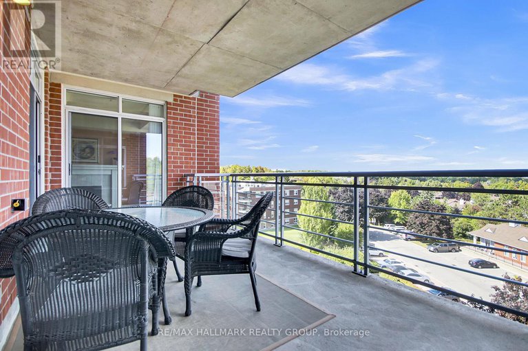 28856481/608-136-darlington-private/hunt-clubwestern-community/ottawa/ontario/K1V0X6_25