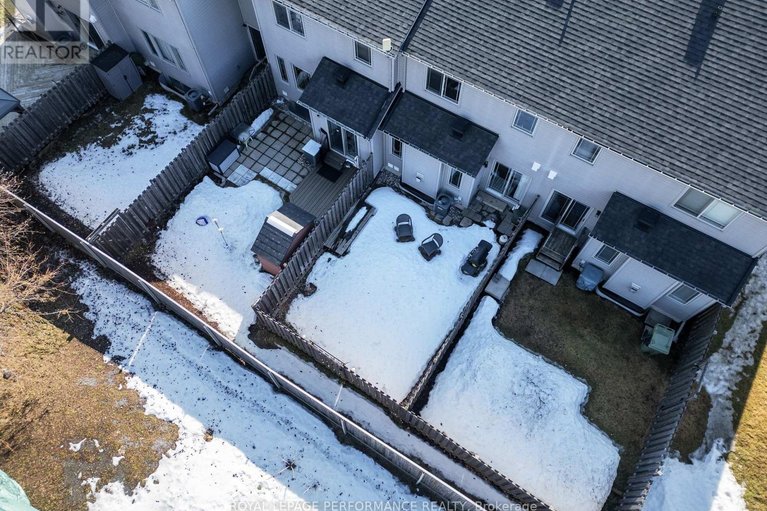 29464157/511-voie-du-pin-rouge-way/mer-bleuebradley-estatesanderson-park/ottawa/ontario/K1W0C4_27