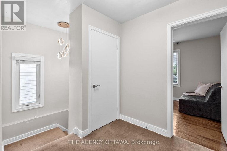 28490663/659-alesther-street/overbrookcastle-heights/ottawa/ontario/K1K1H8_21