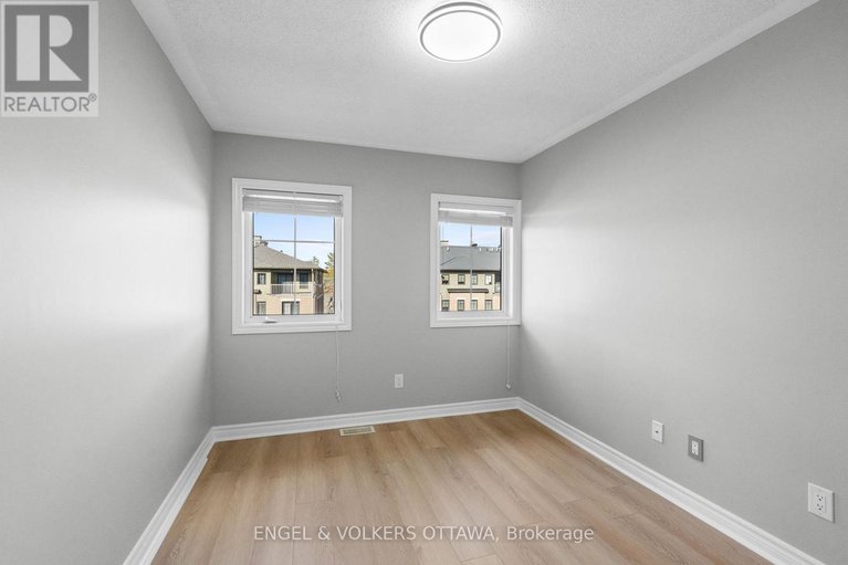 29165857/42-261-titanium-private/convent-glen-north/ottawa/ontario/K1C0A5_22