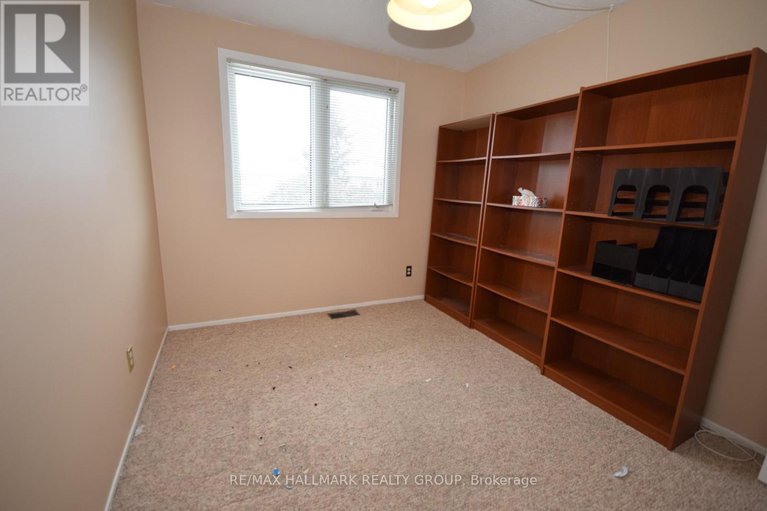 29219493/1749-des-prairies-avenue/queenswood-heights-south/ottawa/ontario/K1E2R1_9