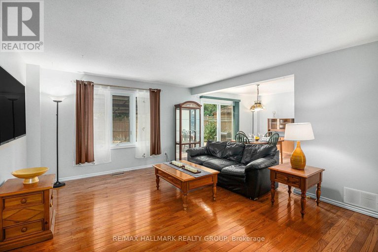 29407943/270-mceachern-crescent/bilberry-creekqueenswood-heights/ottawa/ontario/K1E3K5_9