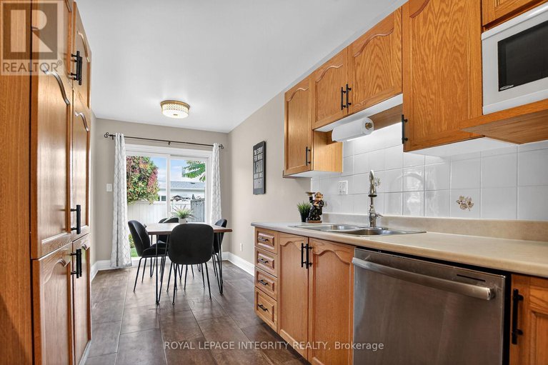 28934975/13-roblyn-way/barrhaven-east/ottawa/ontario/K2G5Z4_13