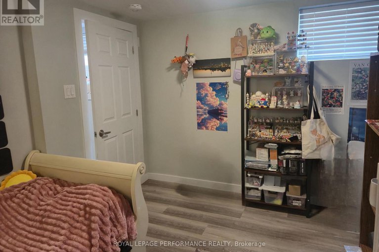 29035892/2529-roman-avenue/queensway-terrace-north/ottawa/ontario/K2B7X8_32