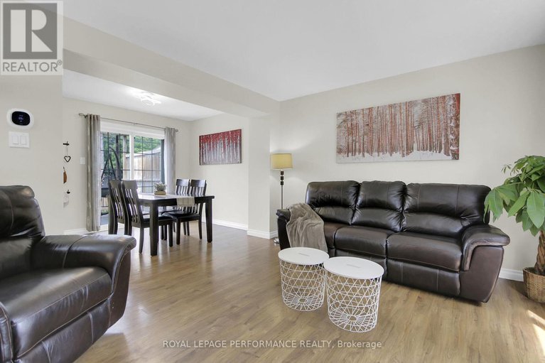 28622582/786-cummings-avenue/castle-heightsrideau-high/ottawa/ontario/K1K2L2_8