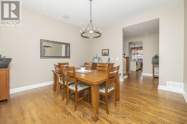 28933926/213-cabrelle-place-e/manotick-village-manotick-estates/ottawa/ontario/K4M0A9_16