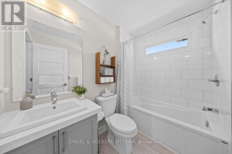 29402076/624-geneva-crescent/embrun/russell/ontario/K0A1W0_33