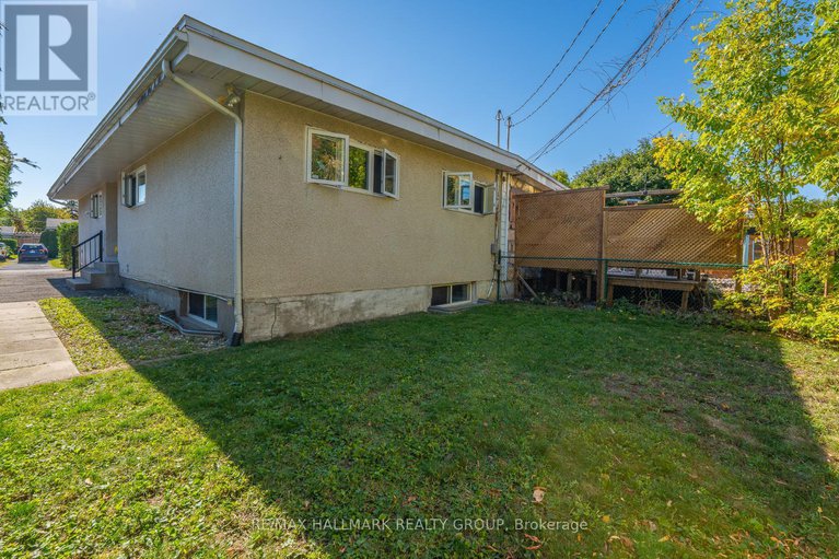 28943105/2437-tupper-avenue/hawthorne-meadows/ottawa/ontario/K1G1G6_24
