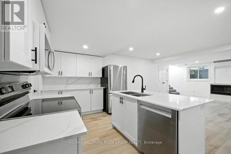 28647832/126-hawk-crescent/hunt-clubwestern-community/ottawa/ontario/K1V9G7_26