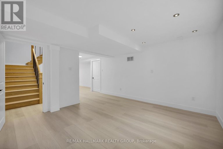 29068971/7-bachman-terrace/katimavik/ottawa/ontario/K2L1W2_31