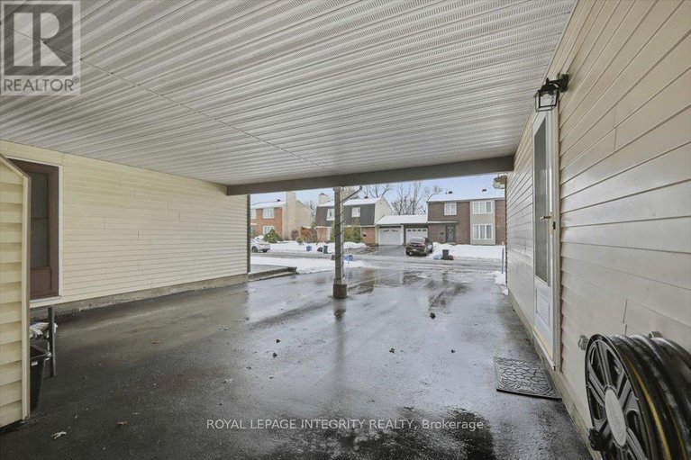 29214221/809-vinette-crescent/chatelaine-village/ottawa/ontario/K1E1X1_38