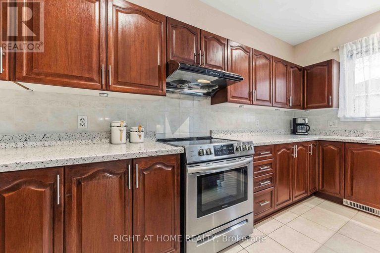 29683852/38-penrith-street/morgans-grantsouth-march/ottawa/ontario/K2W1E5_17