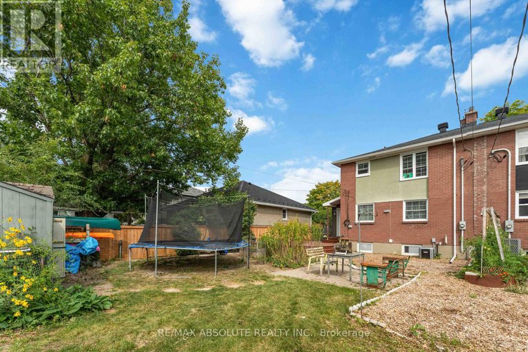 28876113/2492-chasseur-avenue/heron-park/ottawa/ontario/K1V8E8_3