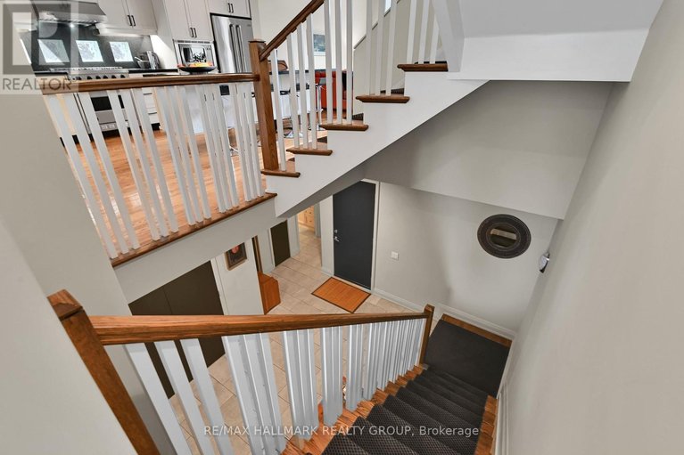 29674266/481-melbourne-avenue/mckellarhighland/ottawa/ontario/K2A1W4_23