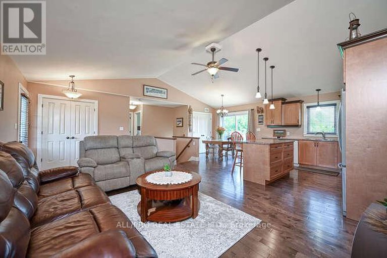 28596832/831-bolton-road/north-grenville-twp-kemptville-south/north-grenville/ontario/K0G1N0_7