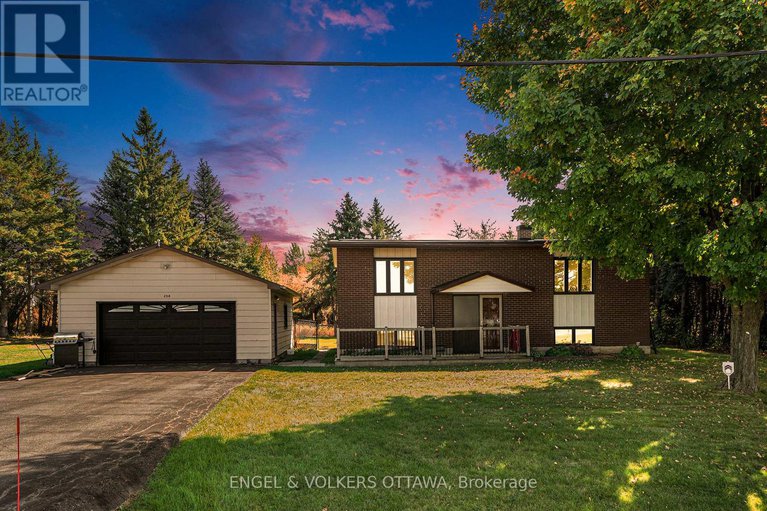 28935786/258-herrick-drive-rr1-arnprior-drive/kinburn/ottawa/ontario/K7S3G7_1