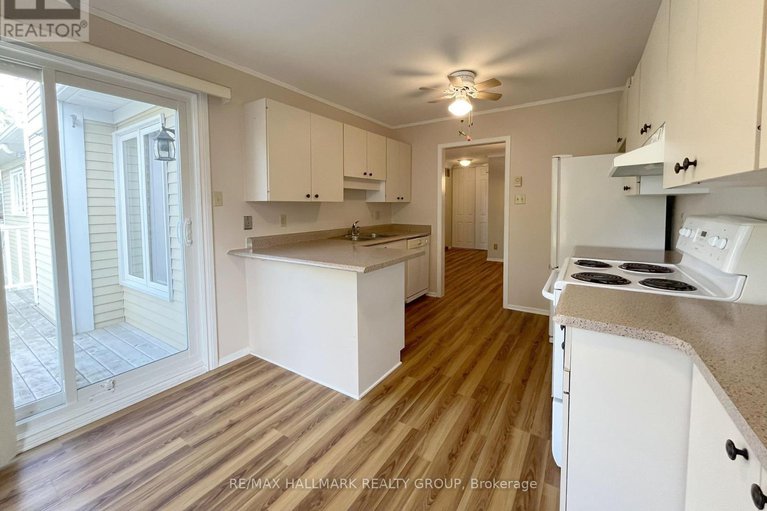 28920438/72-218-d-equestrian-drive/bridlewood/ottawa/ontario/K2M1E2_8