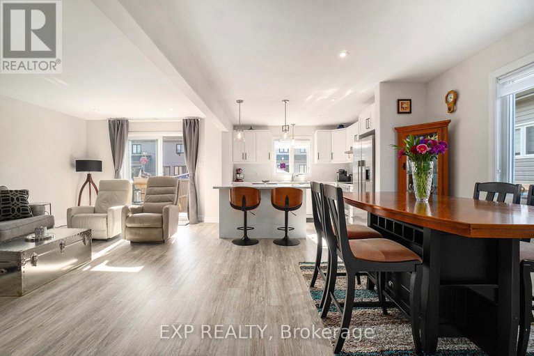 28850981/704-azure-street/village-of-russell/russell/ontario/K4R1E5_11