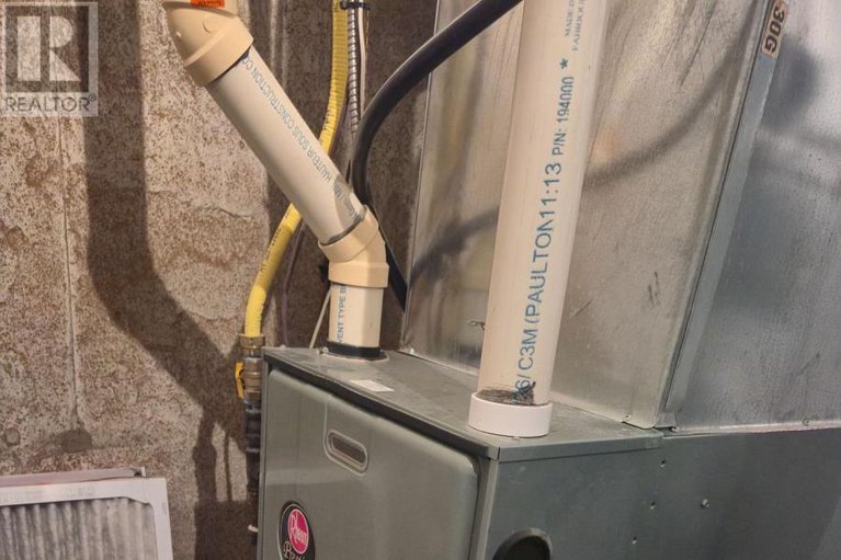 29035892/2529-roman-avenue/queensway-terrace-north/ottawa/ontario/K2B7X8_36