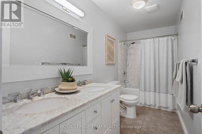28621218/2150-8th-line-road/osgoode-twp-north-of-reg-rd-6/ottawa/ontario/K0A2P0_13