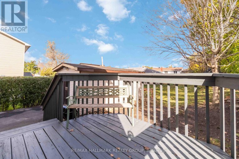 29069268/835-powers-street/town-of-rockland/clarence-rockland/ontario/K4K1K4_35