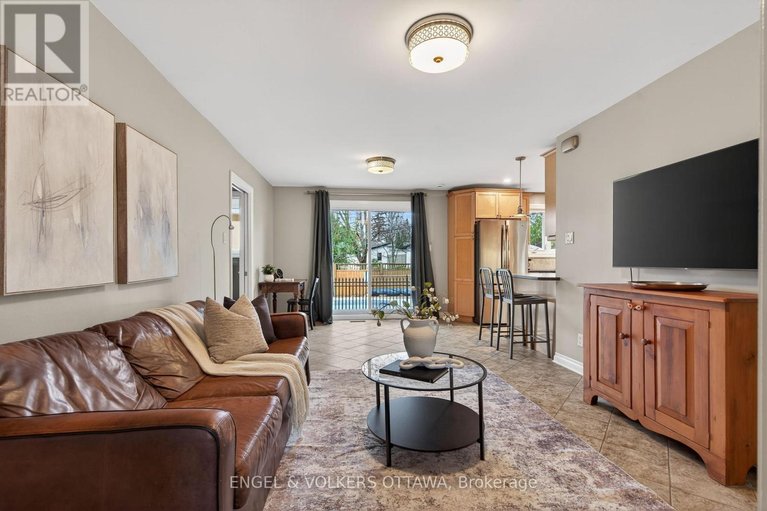 29673894/1774-playfair-drive/playfair-park/ottawa/ontario/K1H5S3_14