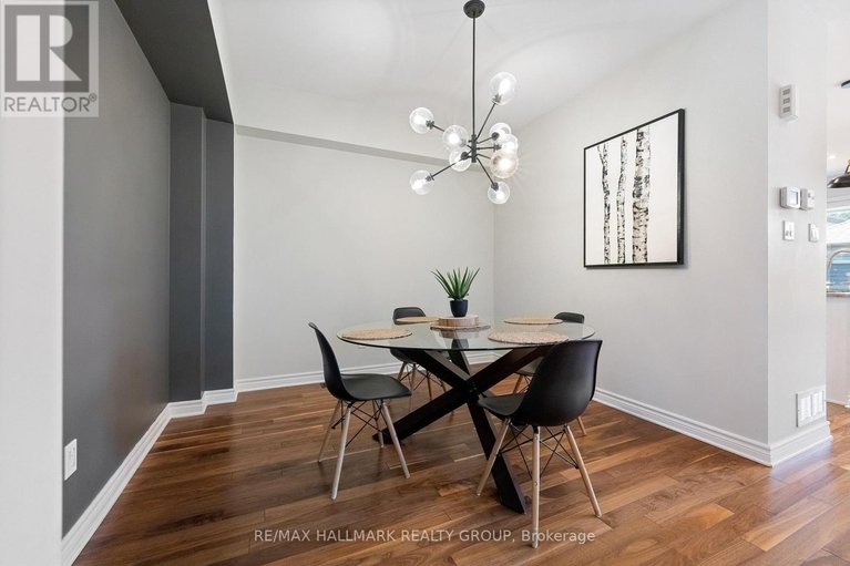 29660605/735-morningstar-way/mer-bleuebradley-estatesanderson-park/ottawa/ontario/K1W0G6_6