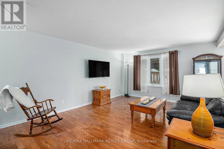 28714991/270-mceachern-crescent/bilberry-creekqueenswood-heights/ottawa/ontario/K1E3K5_7