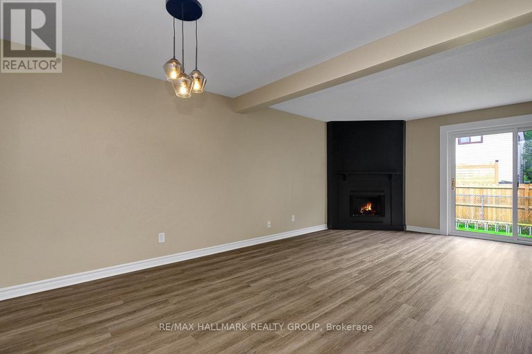 28349257/1701-lafrance-drive/queenswood-heights-south/ottawa/ontario/K1E2L7_15