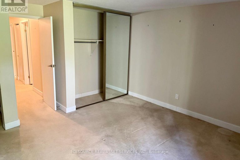 28977582/8-blue-moon-private/manor-park/ottawa/ontario/K1K4K6_12
