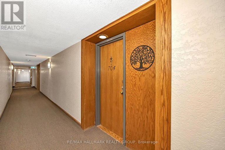 29641177/704-80-sandcastle-drive/leslie-park/ottawa/ontario/K2H9E7_4