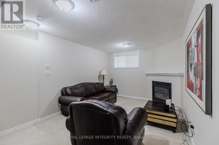 28738555/218-catamount-court/emerald-meadowstrailwest/ottawa/ontario/K2M0A9_47