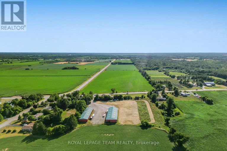 28998333/5745-fourth-line-road/rideau-twp-w-of-hwy-16-north-of-reg-rd-6/ottawa/ontario/K0A2T0_46