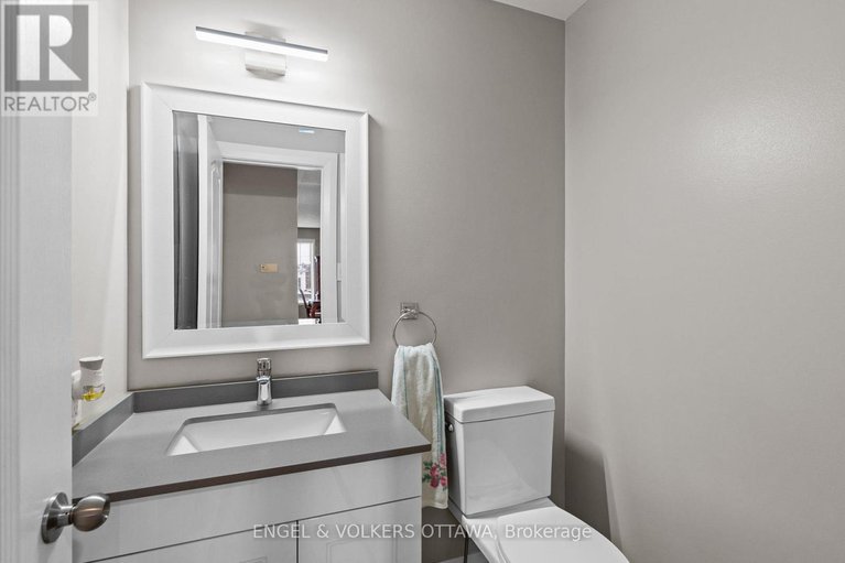 29156489/2931-shadow-hill-crescent/upper-hunt-club/ottawa/ontario/K1T3Y9_15