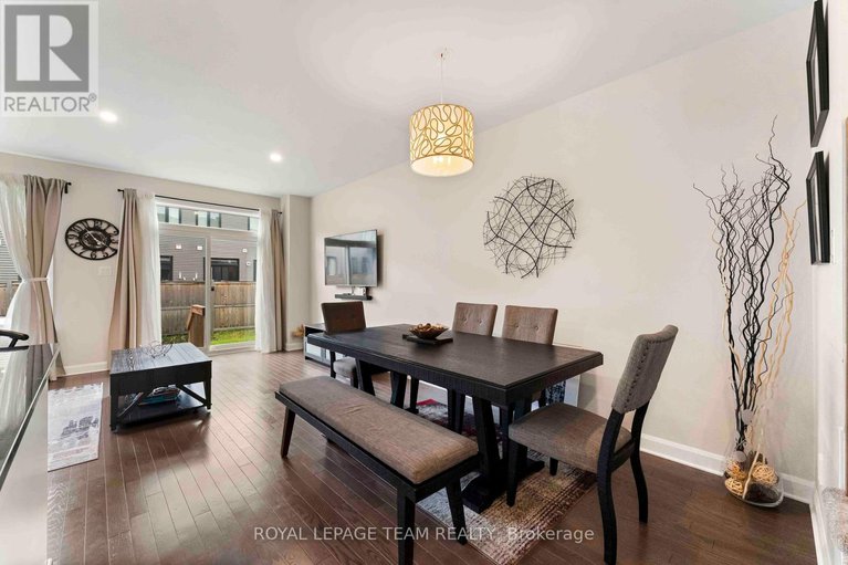 28414492/325-cosanti-drive/remainder-of-stittsville-area/ottawa/ontario/K2S2W6_6