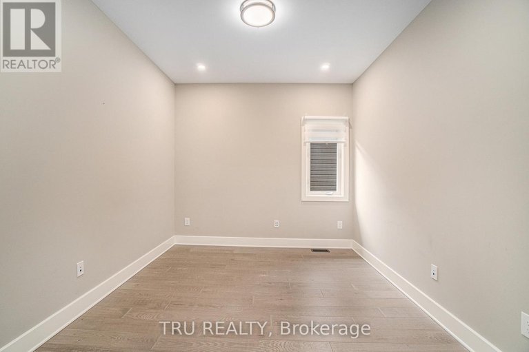 29470559/670-parade-drive/stittsville-south/ottawa/ontario/K2S0Z2_4