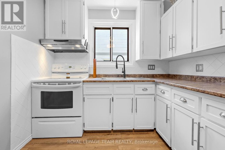 29675105/25-grady-crescent/sheahan-estatestrend-village/ottawa/ontario/K2H5S2_12