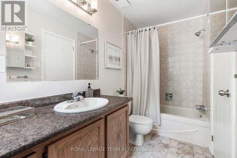 28596547/1473-bryson-lane/sawmill-creektimbermill/ottawa/ontario/K1T2T7_25