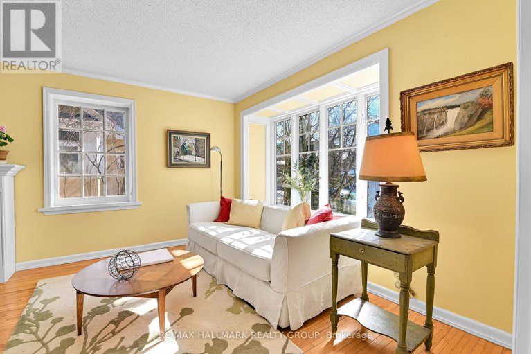 29437616/9-rock-avenue/lindenlea/ottawa/ontario/K1M1A5_7