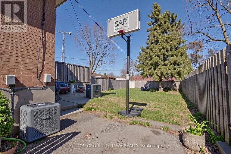 28403584/231-perth-street/brockville/brockville/ontario/K6V5E7_32